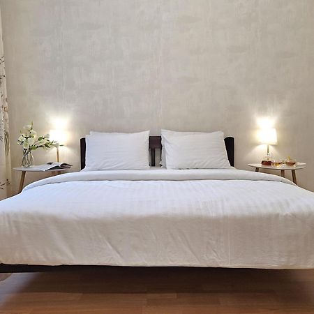 Однокімна Квартира Біля Каштанової Алеї У Центрі Полтави Мережа Alexapartments Документи Для Відряджень Безконтатне Заселення 24-7 Poltava Kültér fotó