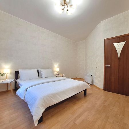 Однокімна Квартира Біля Каштанової Алеї У Центрі Полтави Мережа Alexapartments Документи Для Відряджень Безконтатне Заселення 24-7 Poltava Kültér fotó